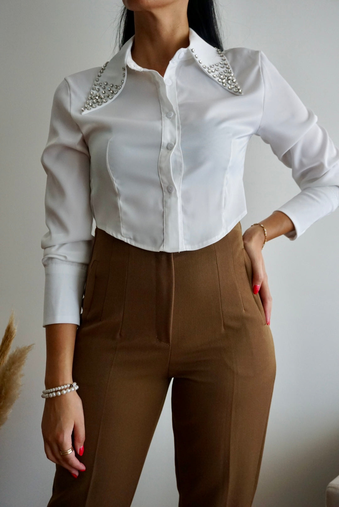Calça cintura subida castanho