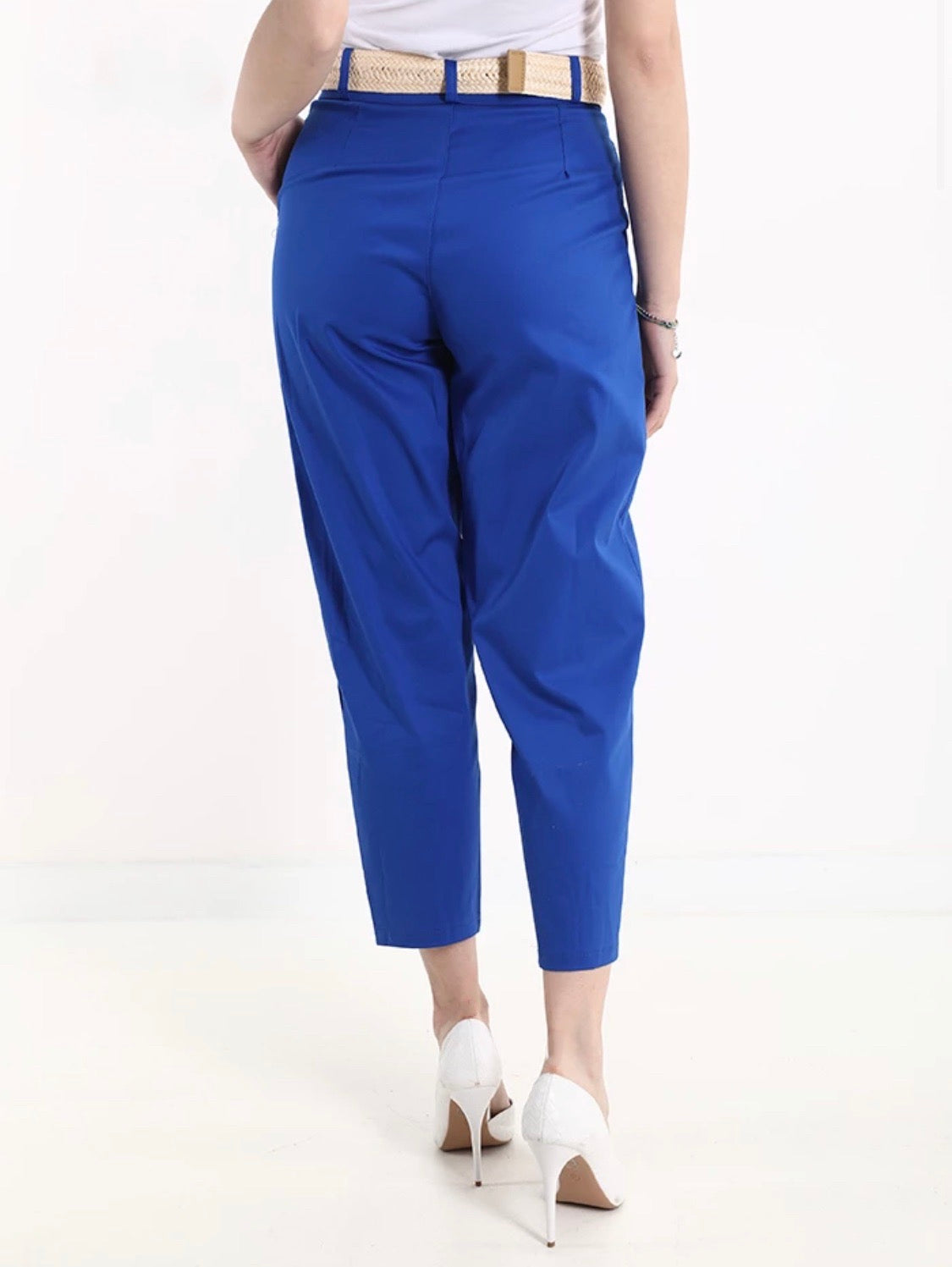 Calça com cinto