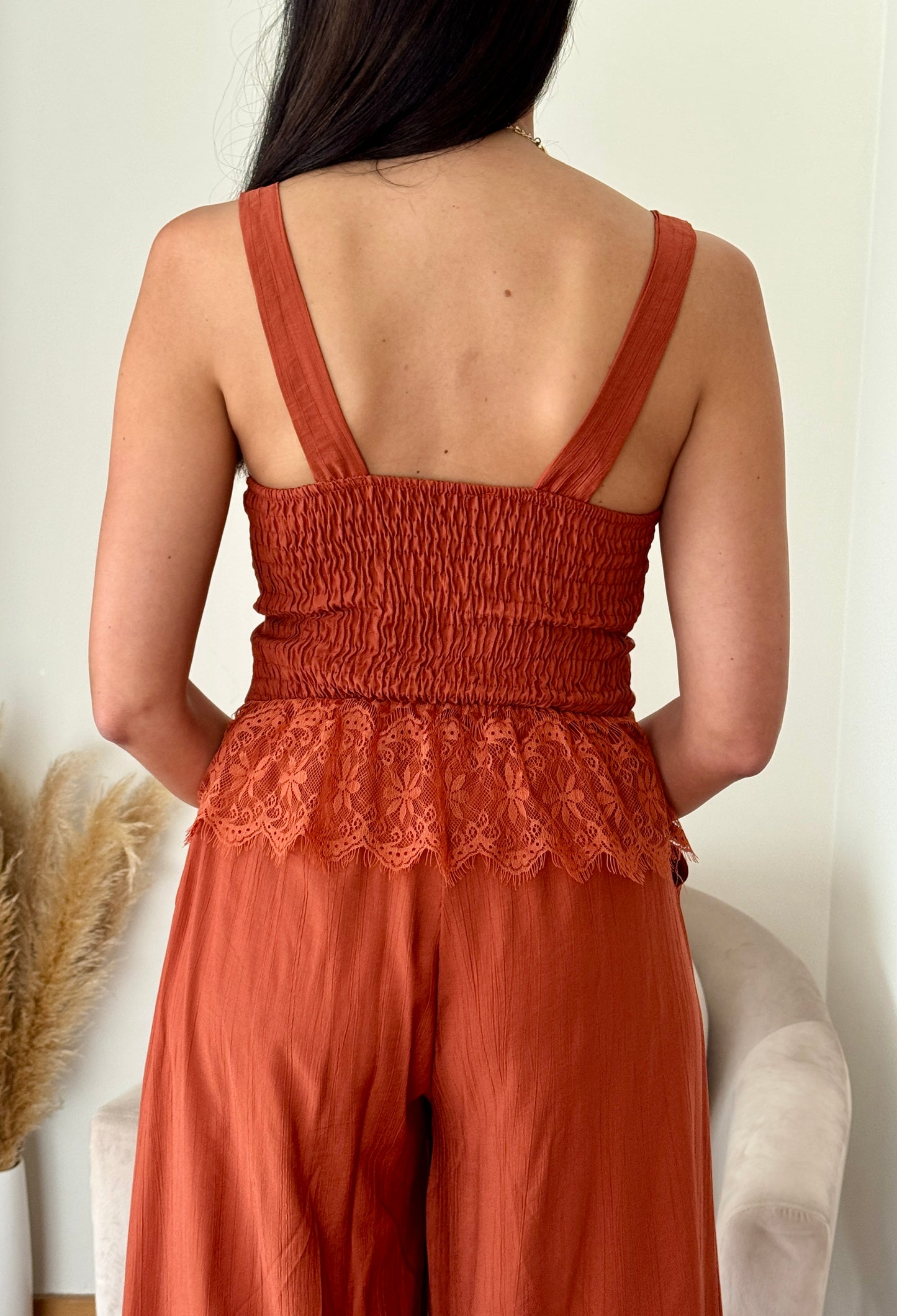 Conjunto Feminino Elegante com Renda