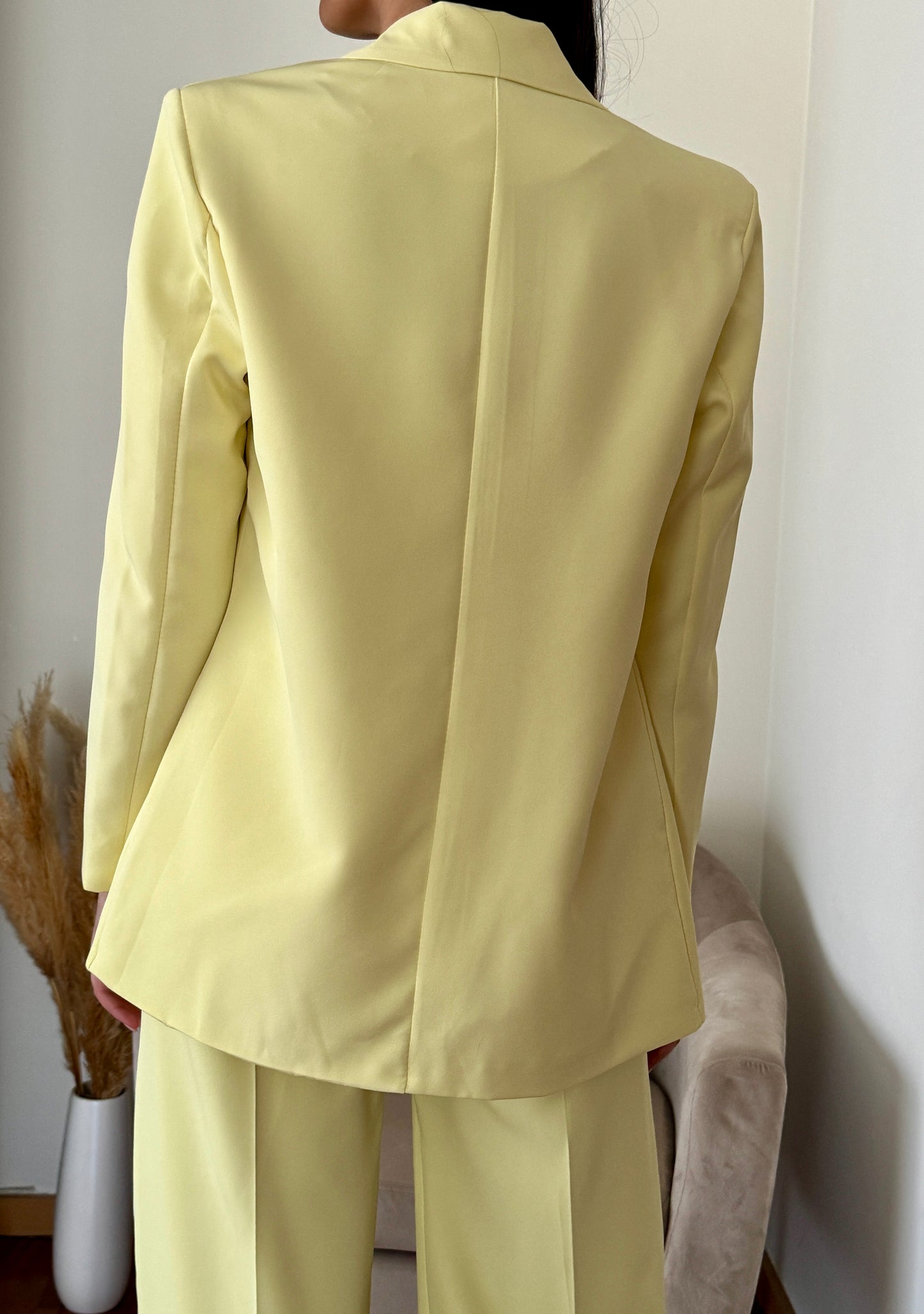 Fato amarelo limão