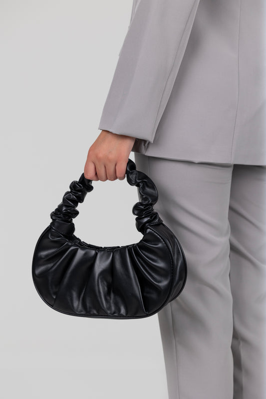 Bolsa preta de ombro
