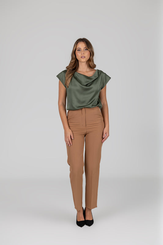 Calça cintura subida camel
