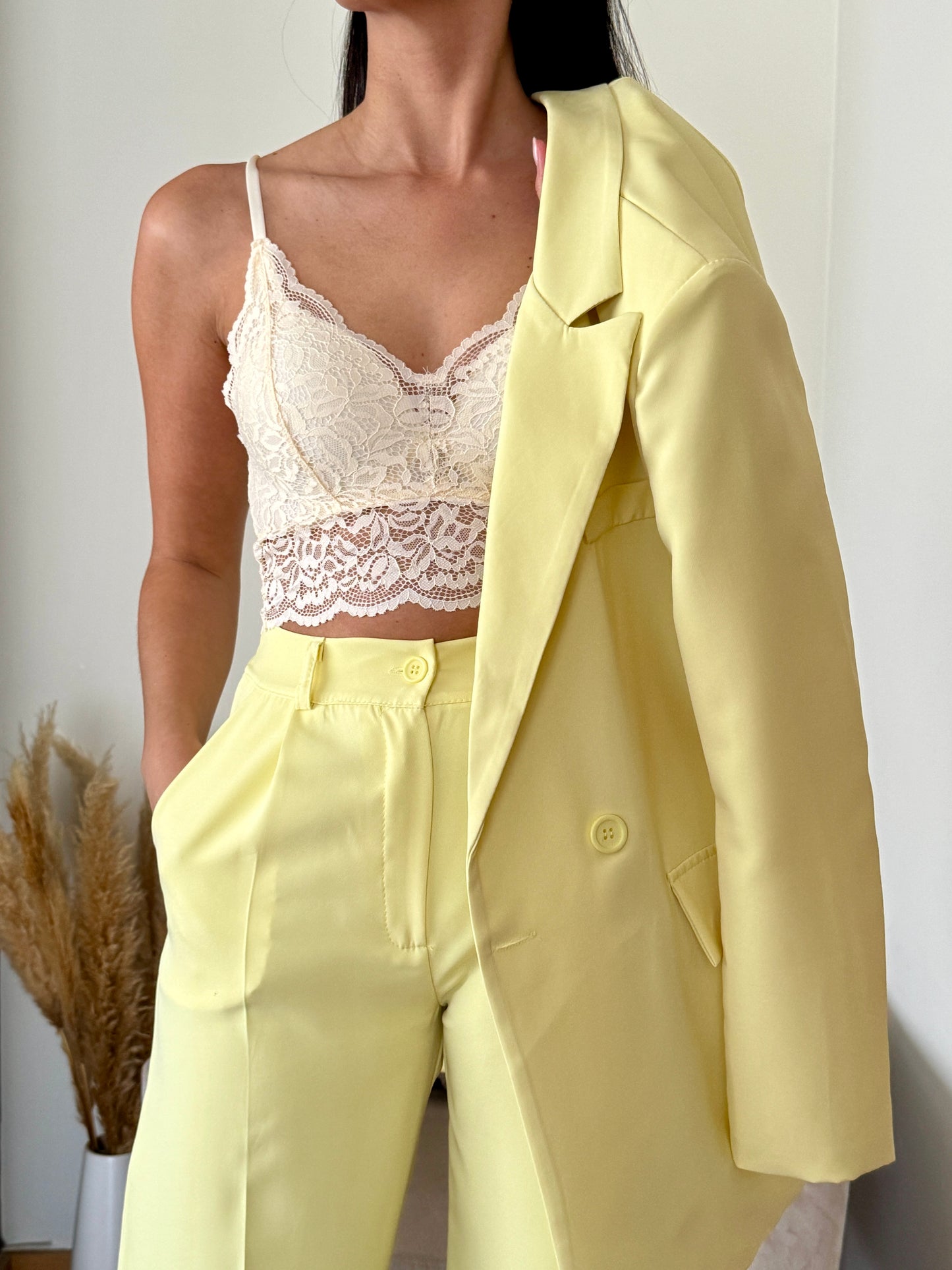 Fato amarelo limão