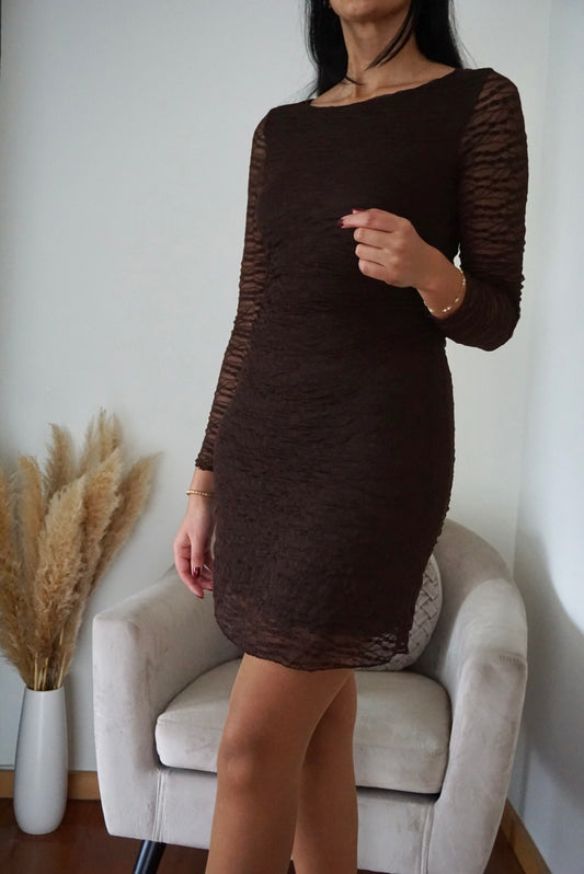 Vestido castanho renda
