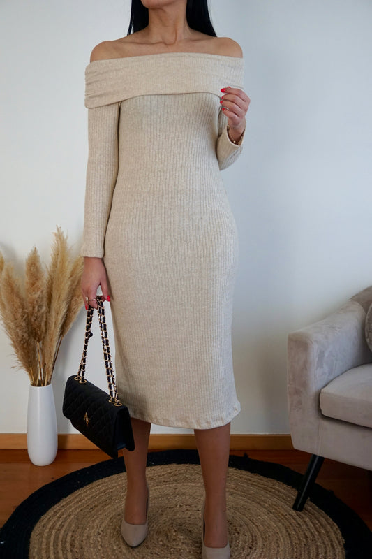 Vestido gola em barco
